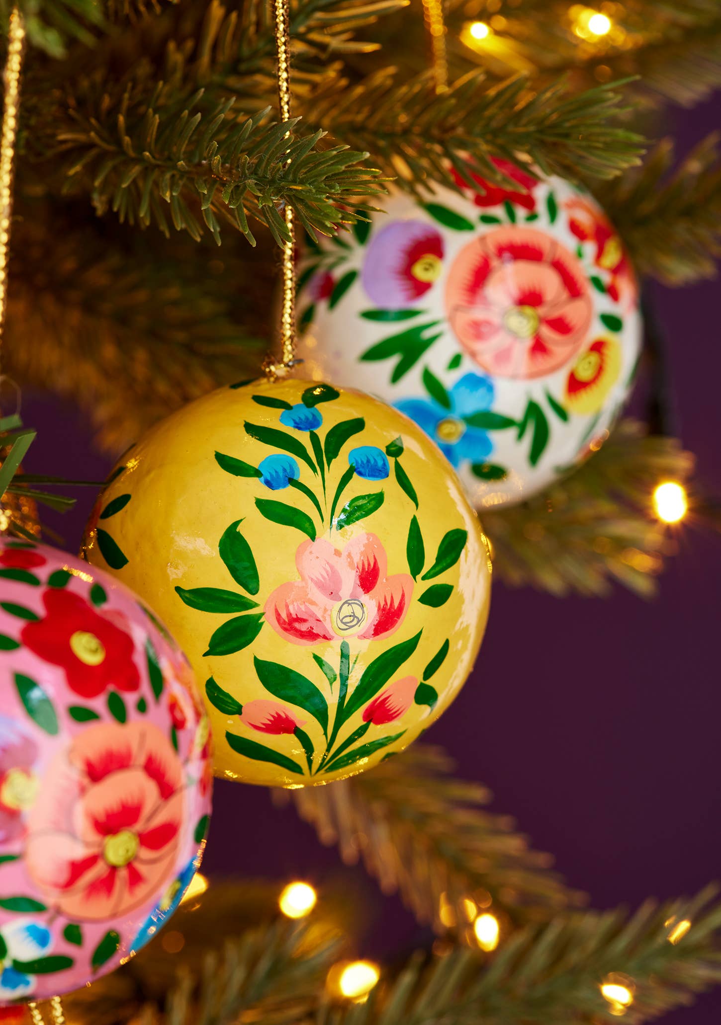 Papier-mâché Kashmiri Floral Bauble Hand Painted
